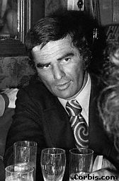 Burt Reynolds (46) was the first choice for Garrett's role